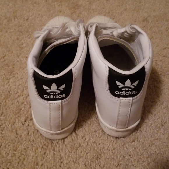 High top Adidas white and black size 7.5. - Picture 3 of 4